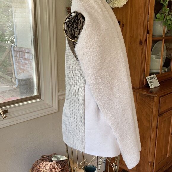 Chelsea&Theodore Faux Shearling Sweater Vest Sz S - Picture 2 of 11